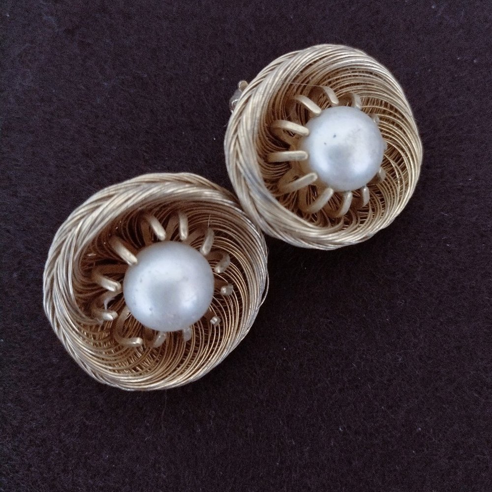 Golden Wire Knit Clip-on Earrings